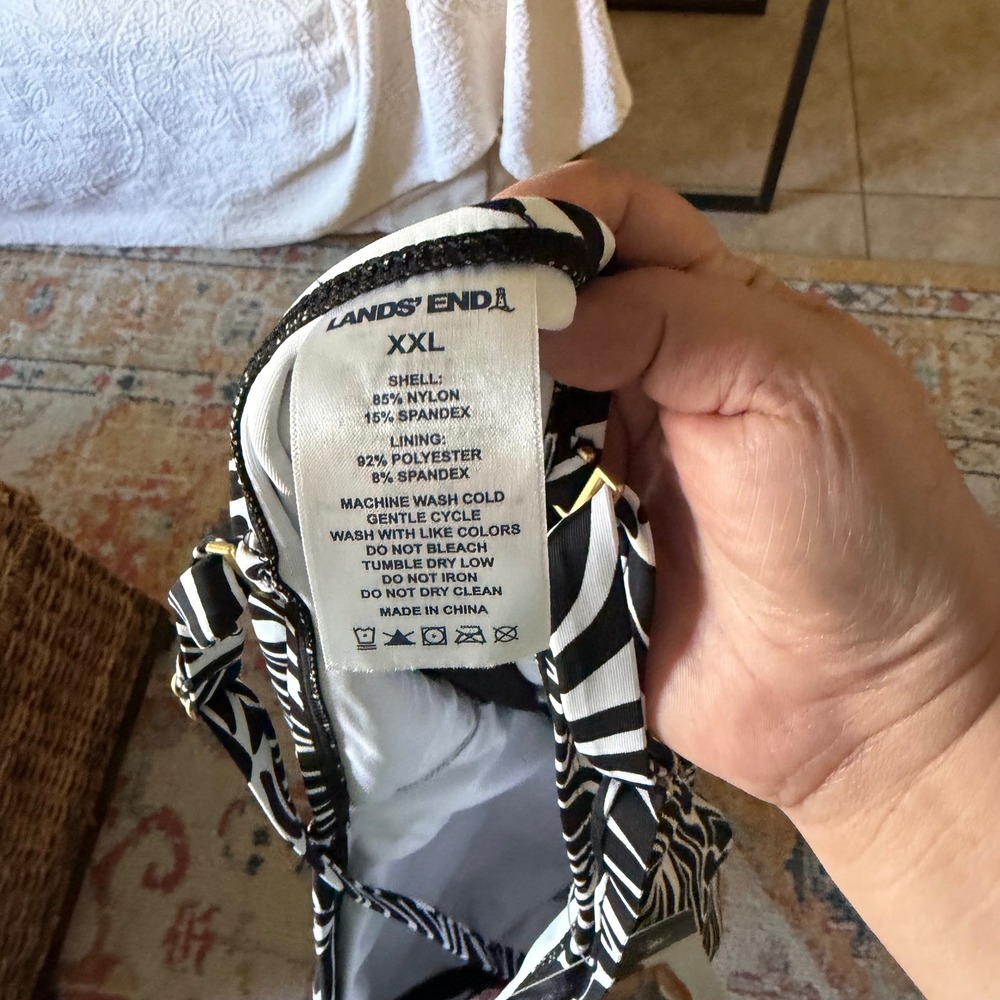 Lands End Women XXL Swim Dress Black White Leaf Print UPF 50 Surplice 1837629 - Picture 4 of 4